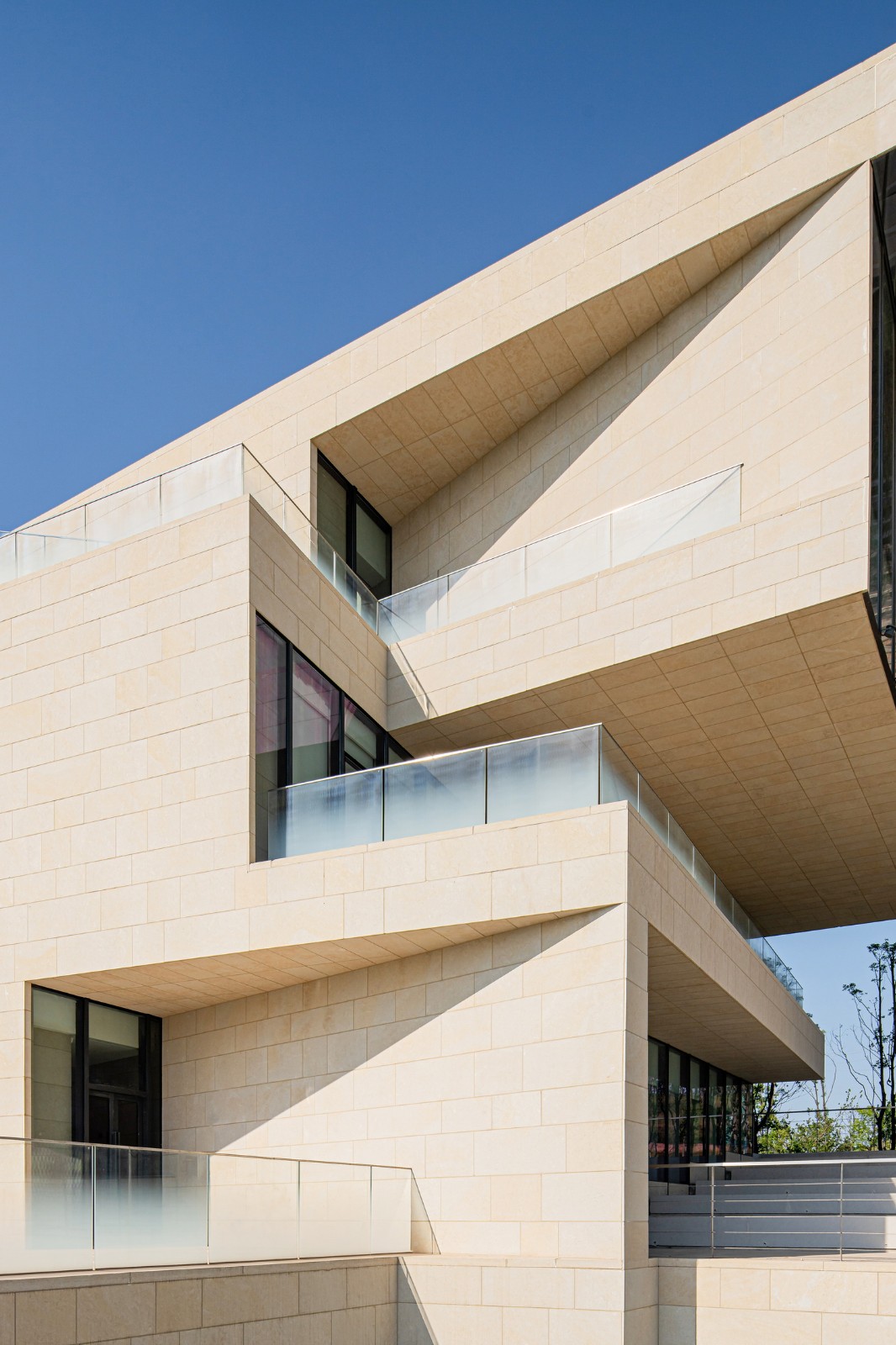 BIM建筑|凯州之窗 / BIAD · 朱小地工作室