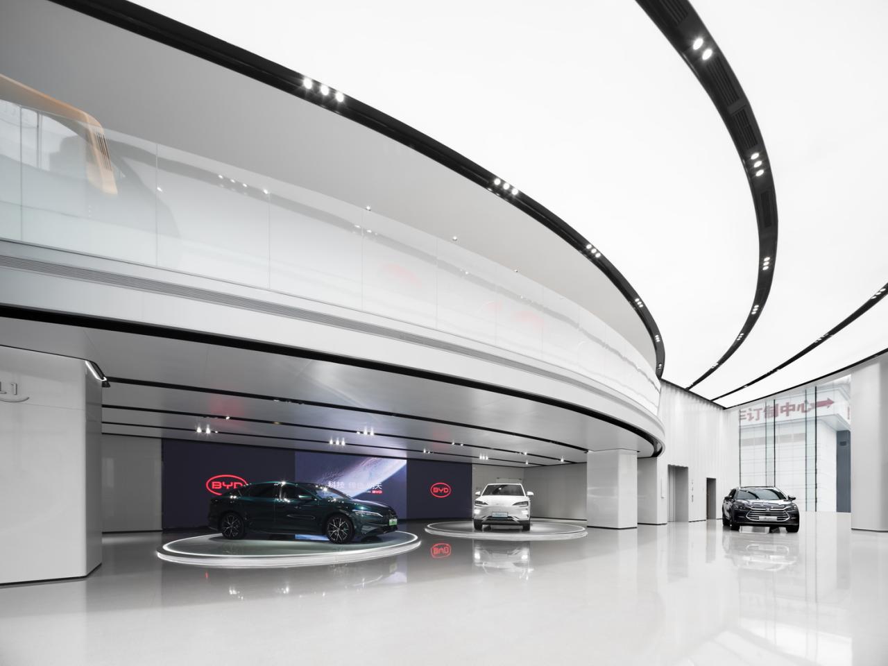 BIM建筑|启迪未来 江城地标：武汉比亚迪品牌体验中心 / 成执设计