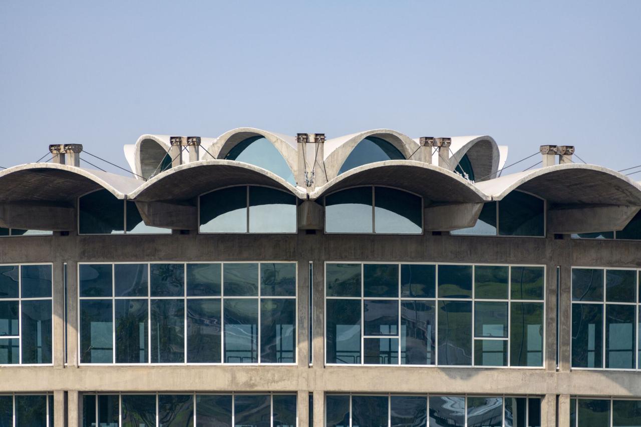 BIM建筑|秩序城堡，Sanand 工厂 / Studio Saar