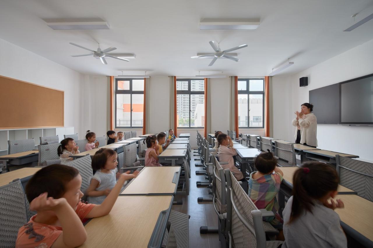 BIM建筑|县城里的新学校：送你一匹小马 / 上海立木建筑规划