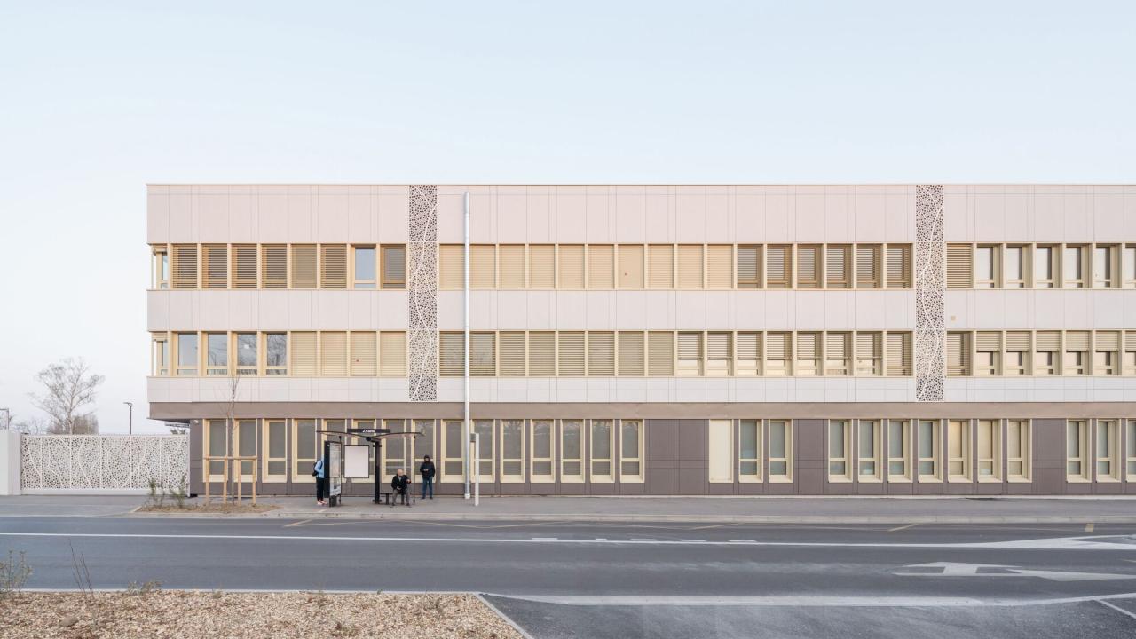 BIM建筑|瓦伦顿 Samuel-Paty 中学 / Archipente