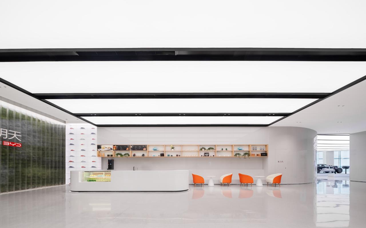 BIM建筑|启迪未来 江城地标：武汉比亚迪品牌体验中心 / 成执设计