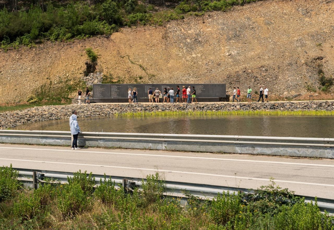 BIM建筑|葡萄牙火灾遇难者纪念馆 / 艾德瓦尔多·苏托·德·莫拉