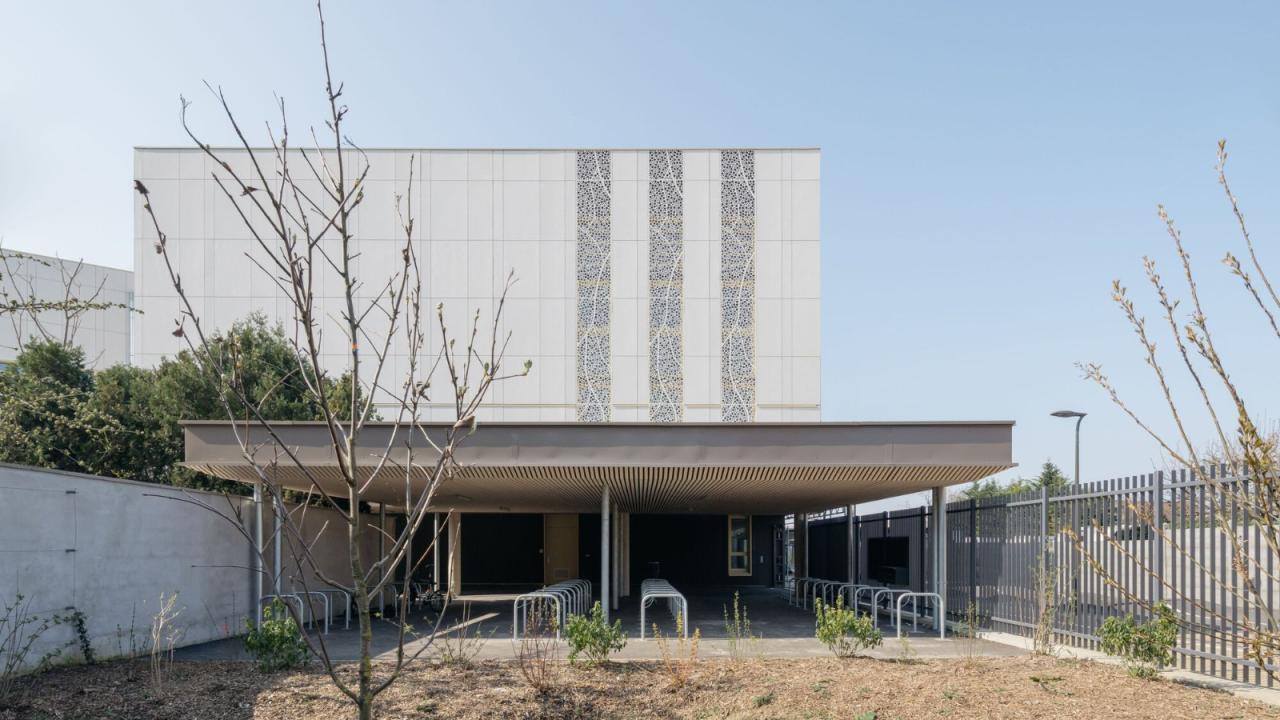 BIM建筑|瓦伦顿 Samuel-Paty 中学 / Archipente