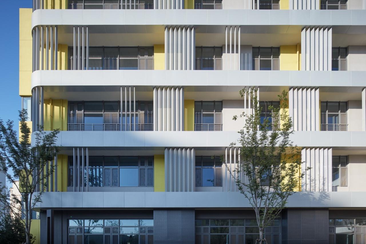 BIM建筑|自由理想的“花园城堡” ：济南北康初中教育建筑群落 / UA 尤安设计