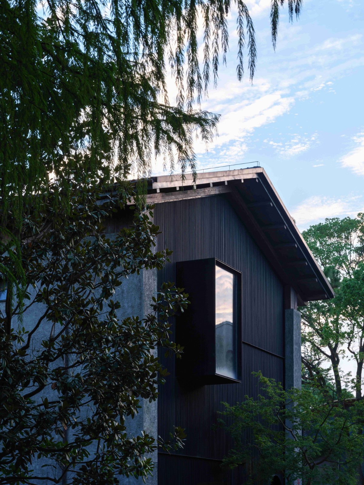 BIM建筑|虚怀若谷，犹如半仓：半仓，上海 / 本哲建筑