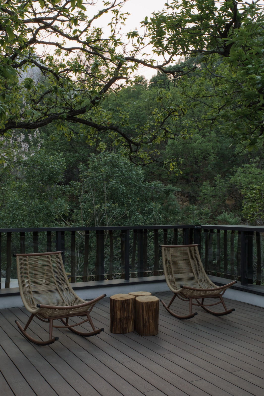 BIM建筑|沂蒙·书舍民宿：板栗树林下的自然再造与共生 / 灰空间建筑事务所