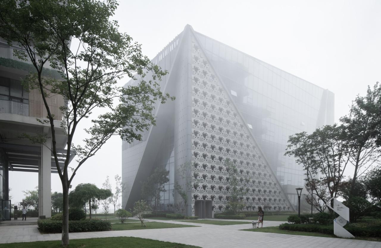 BIM建筑|OMC时尚发布中心 / 时境建筑