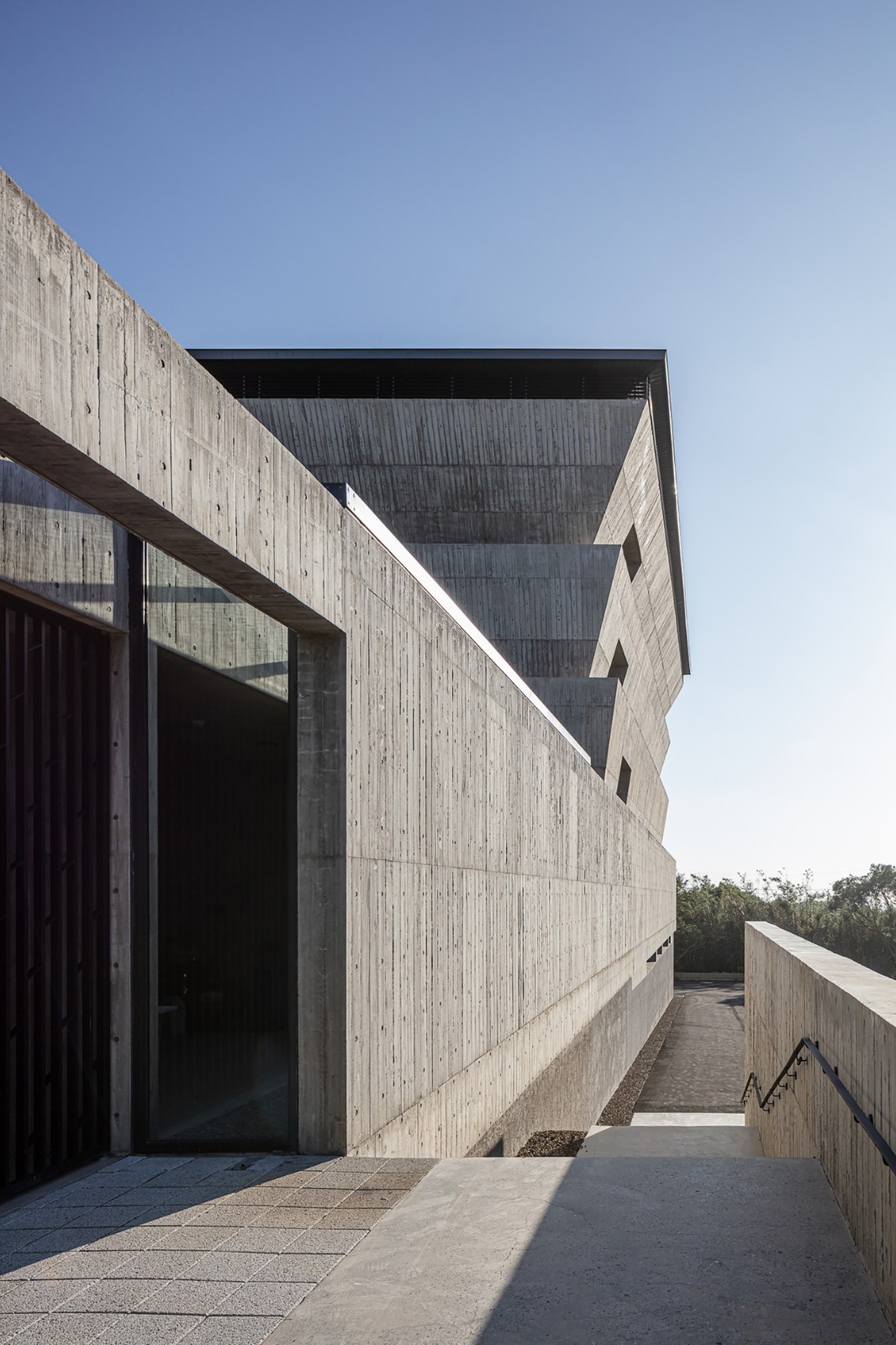 BIM建筑|山中骨灰安置所 / Behet Bondzio Lin Architekten