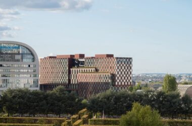 BIM建筑|3XN完成俯瞰巴黎拉德芳斯的酒店和办公室-BIM建筑网