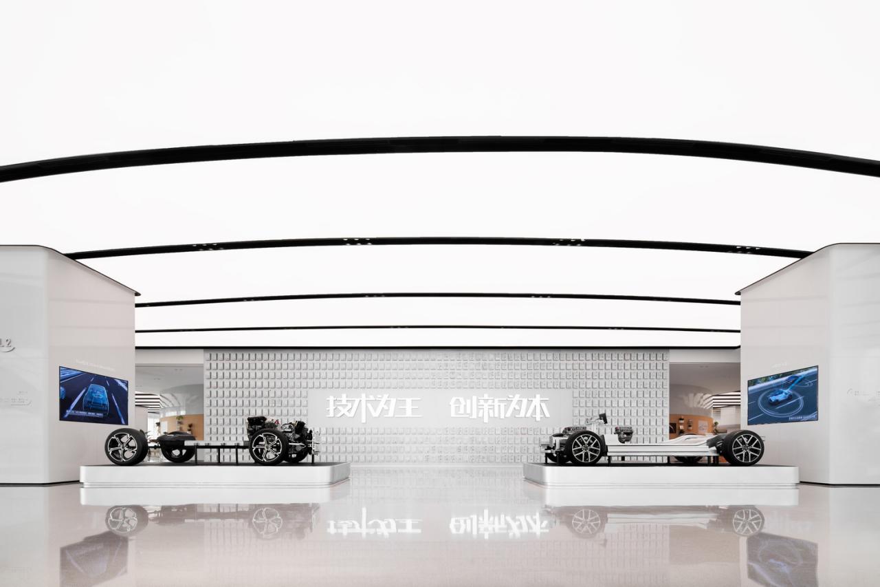 BIM建筑|启迪未来 江城地标：武汉比亚迪品牌体验中心 / 成执设计