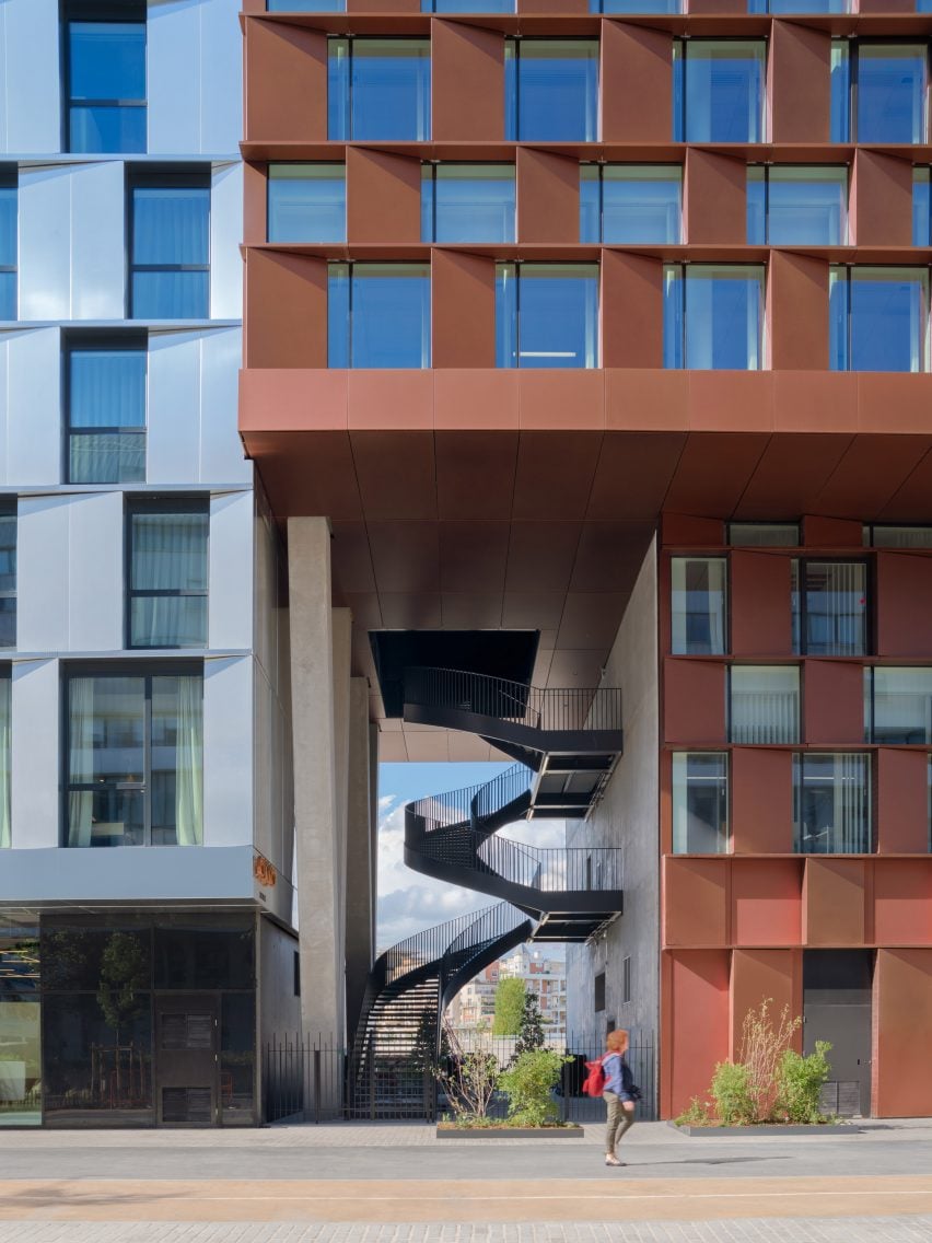 BIM建筑|3XN完成俯瞰巴黎拉德芳斯的酒店和办公室