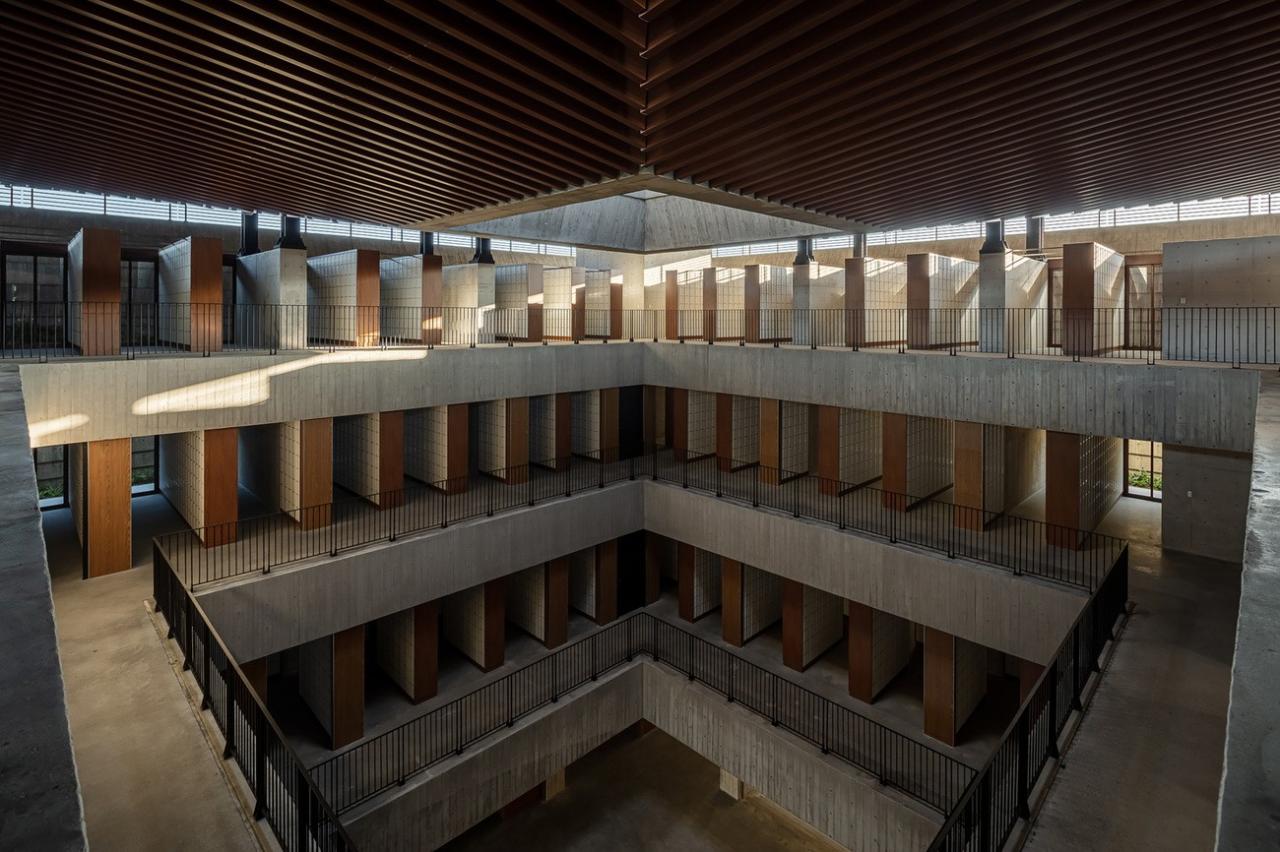 BIM建筑|山中骨灰安置所 / Behet Bondzio Lin Architekten