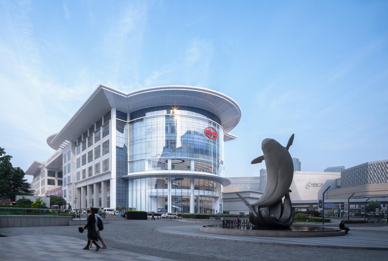 BIM建筑|启迪未来 江城地标：武汉比亚迪品牌体验中心 / 成执设计