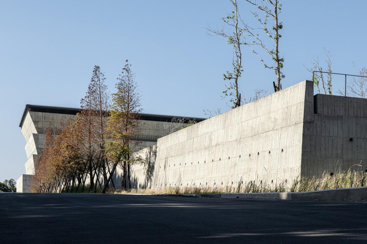 BIM建筑|山中骨灰安置所 / Behet Bondzio Lin Architekten