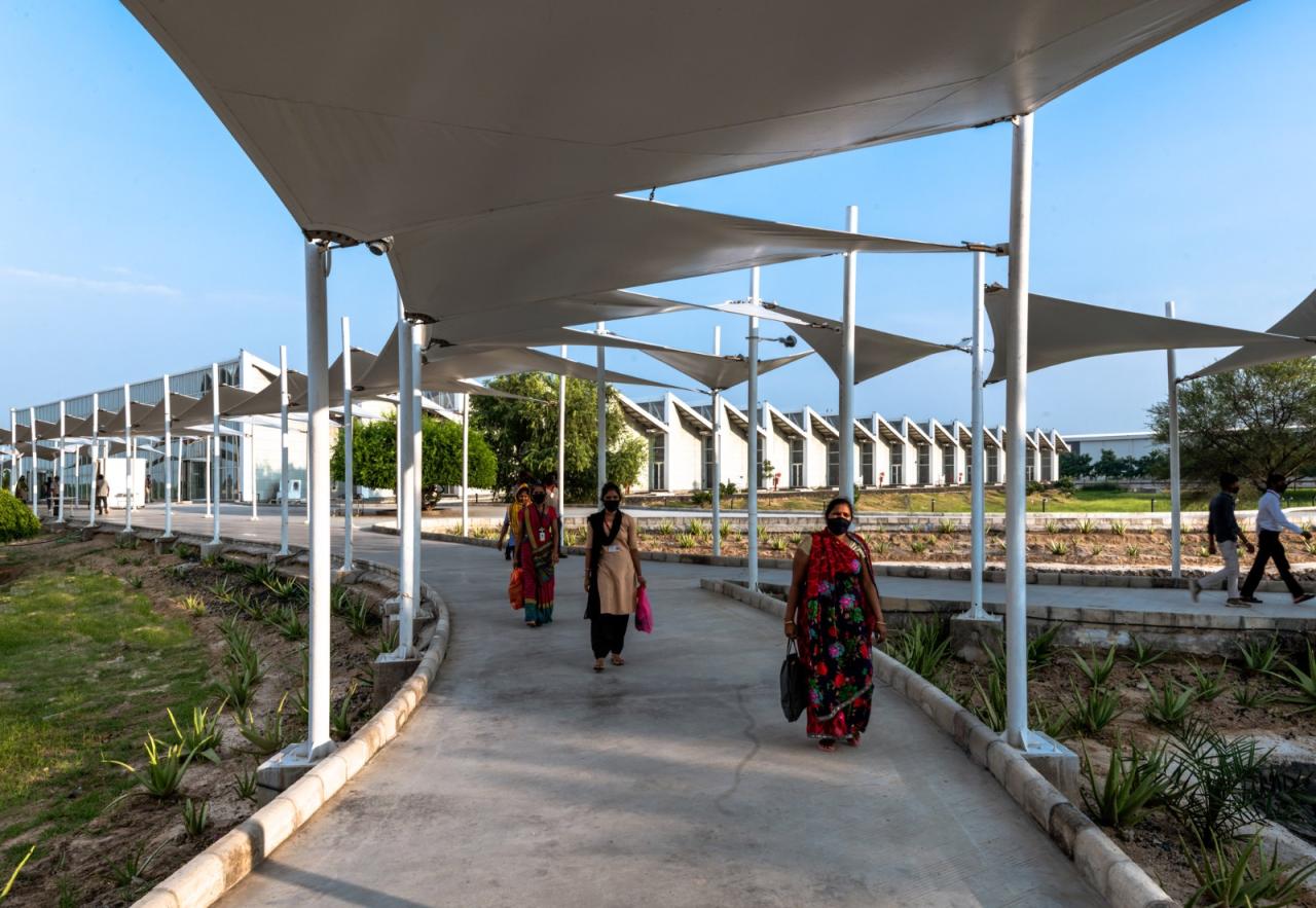 BIM建筑|秩序城堡，Sanand 工厂 / Studio Saar