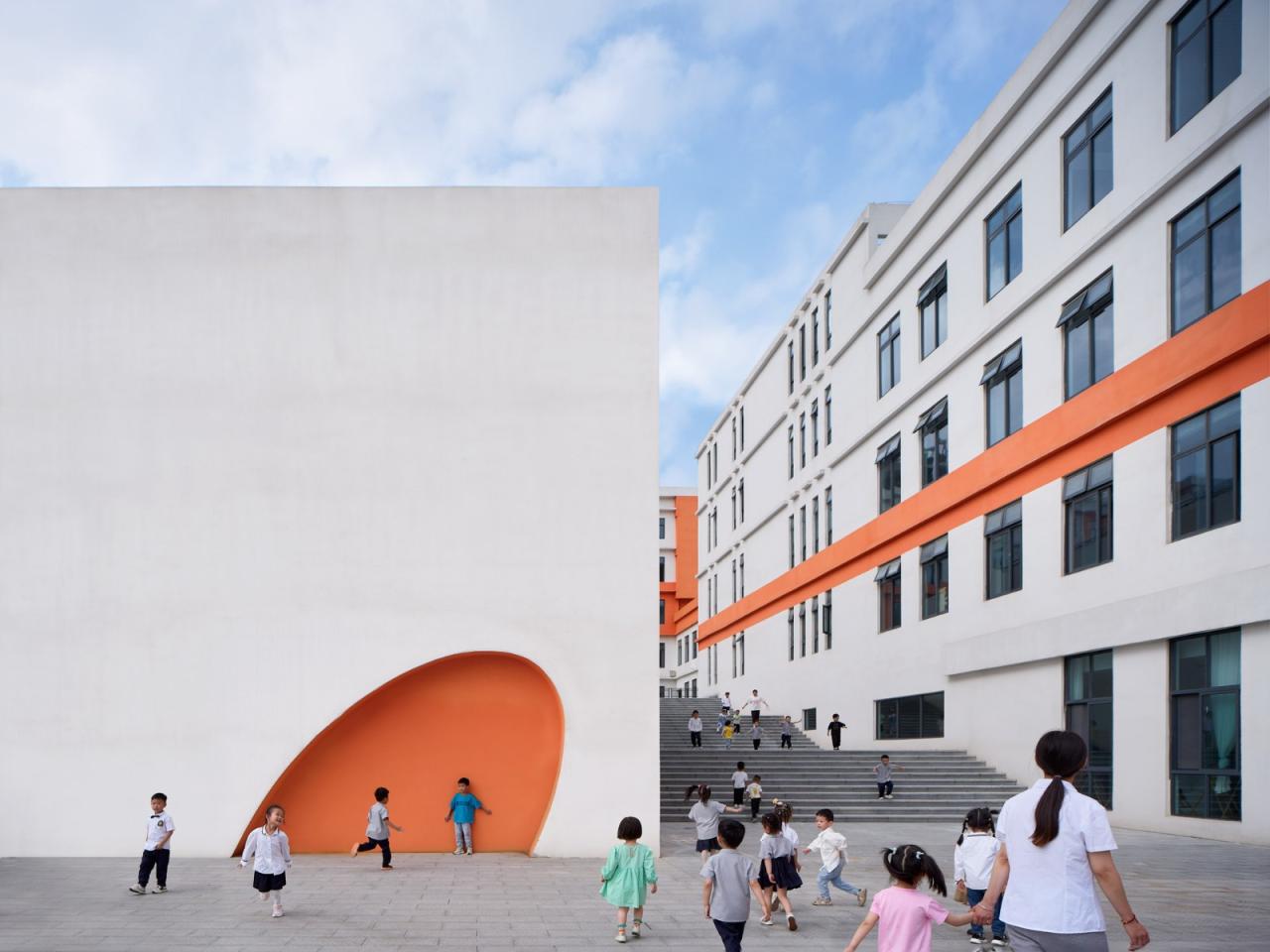 BIM建筑|县城里的新学校：送你一匹小马 / 上海立木建筑规划