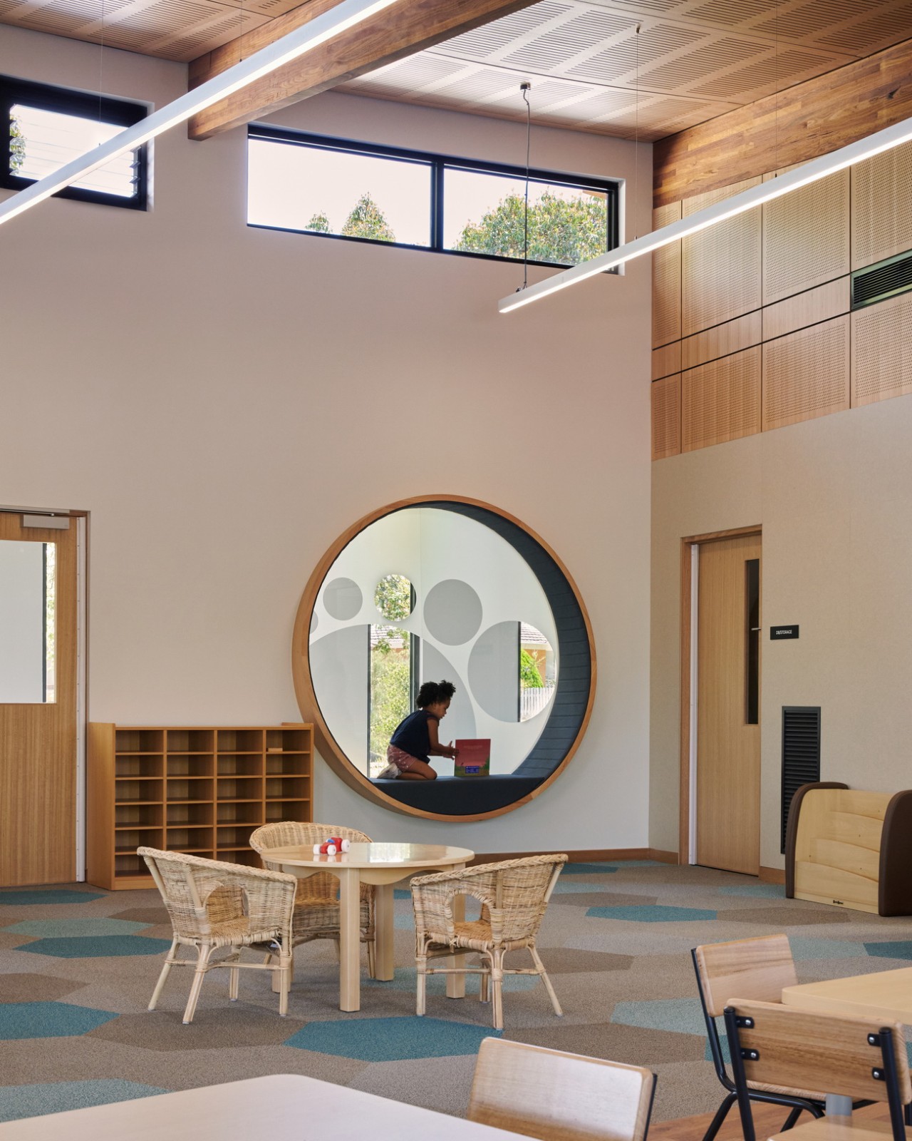 BIM建筑|抱树而建，Wellington 亲子中心 / AOA Christopher Peck