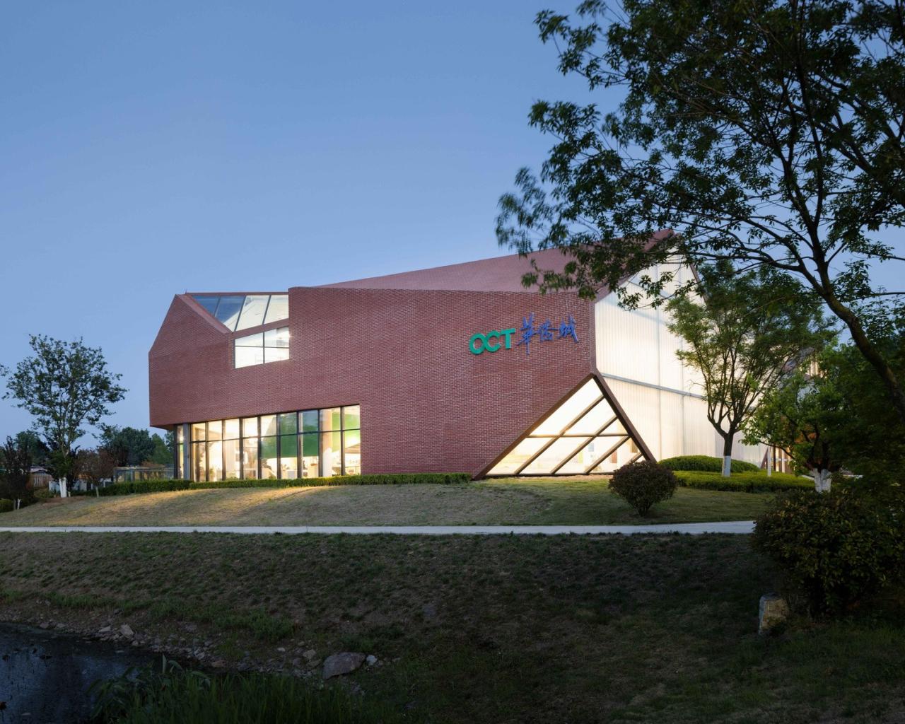 BIM建筑|雕琢乡村璞玉，静待尘尽光生：乡村振兴示范区项目展示中心 / 邹迎晞-袈蓝建筑