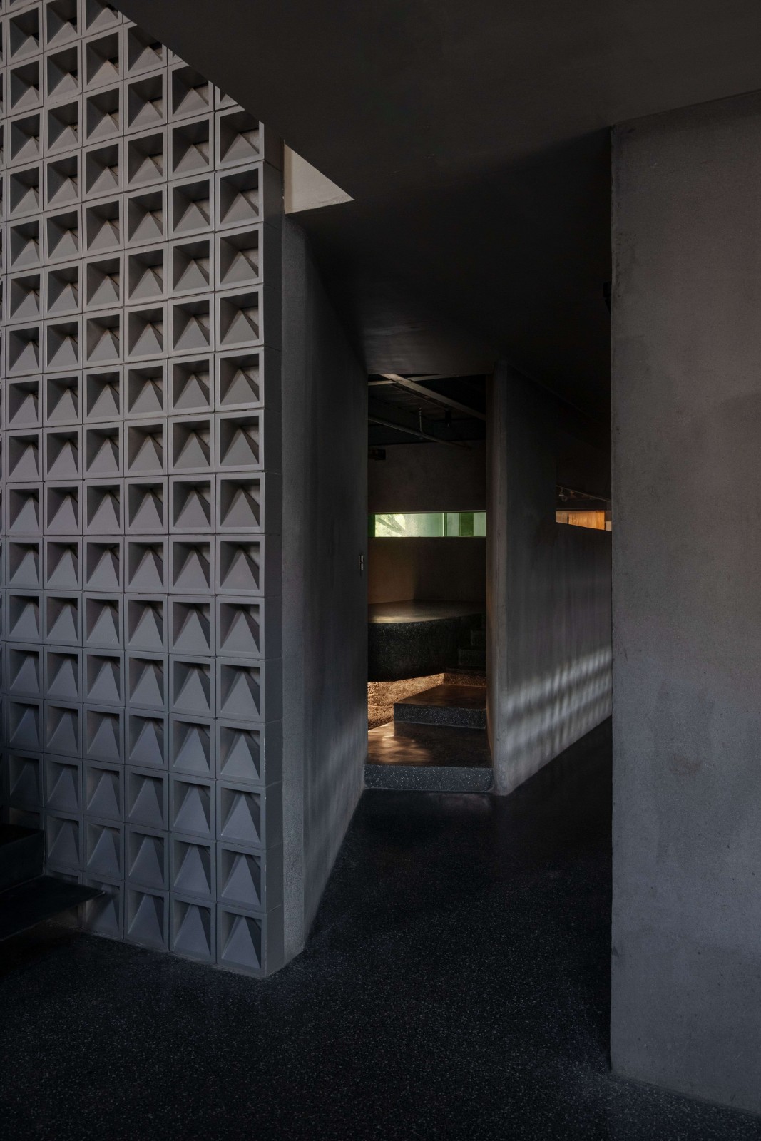 BIM建筑|虚怀若谷，犹如半仓：半仓，上海 / 本哲建筑