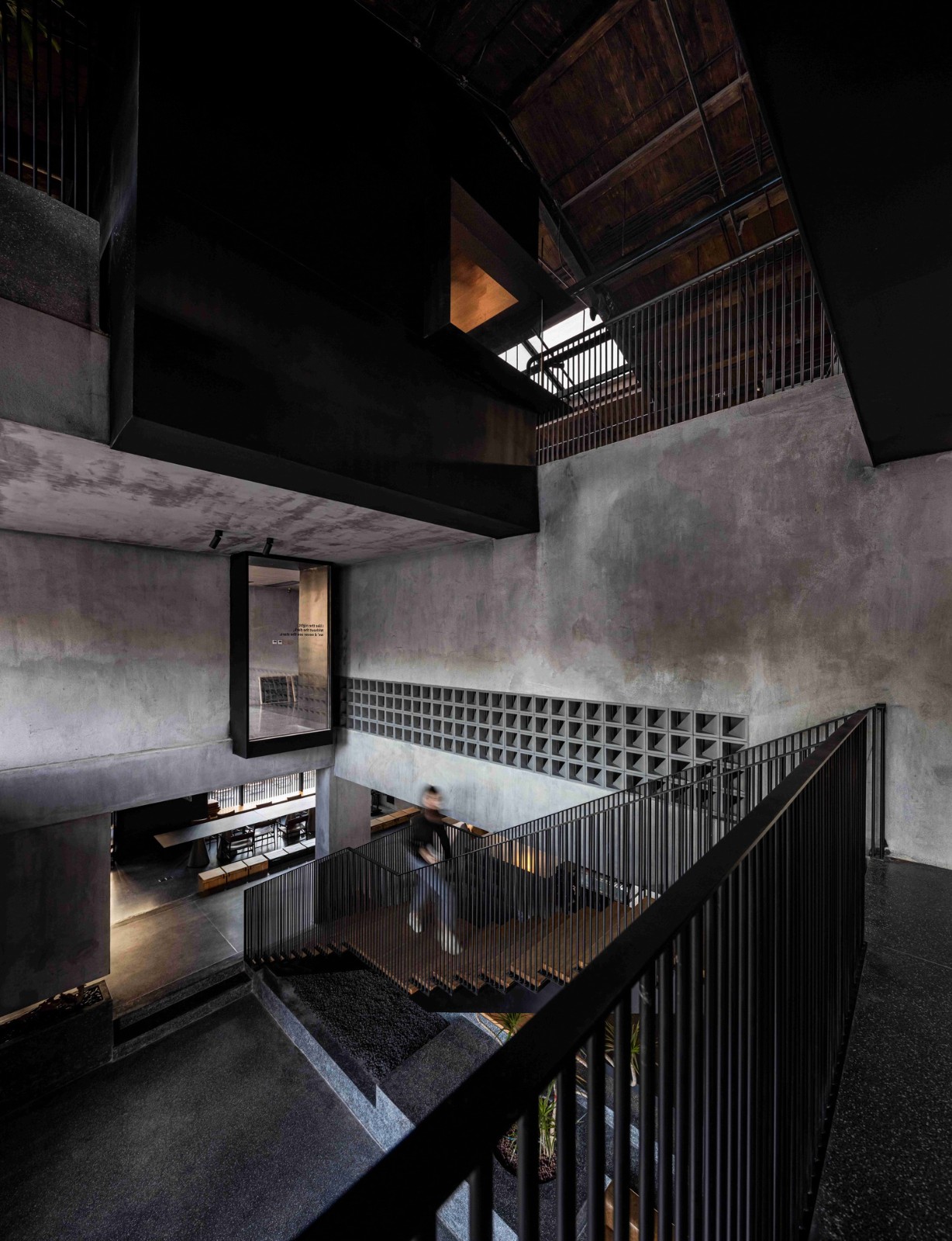 BIM建筑|虚怀若谷，犹如半仓：半仓，上海 / 本哲建筑