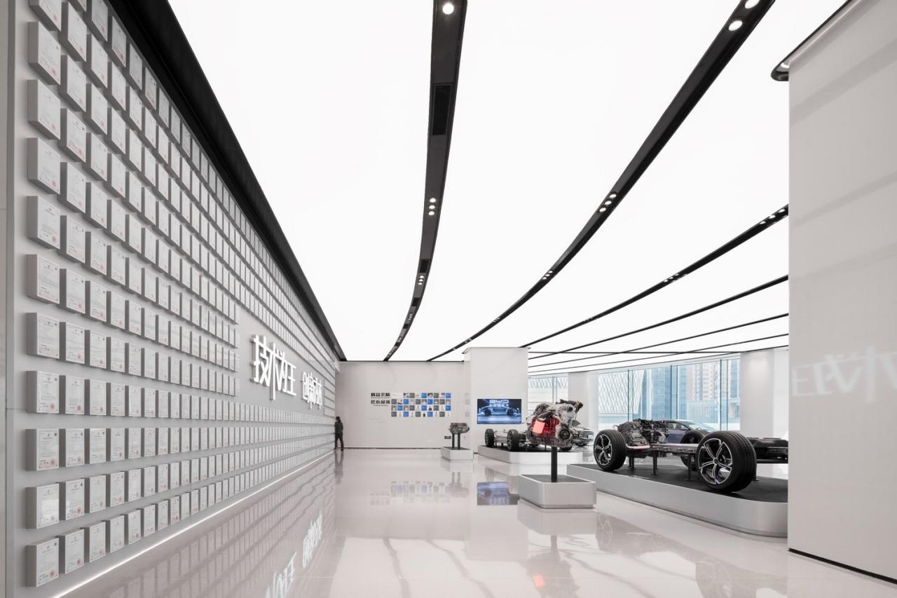 BIM建筑|启迪未来 江城地标：武汉比亚迪品牌体验中心 / 成执设计