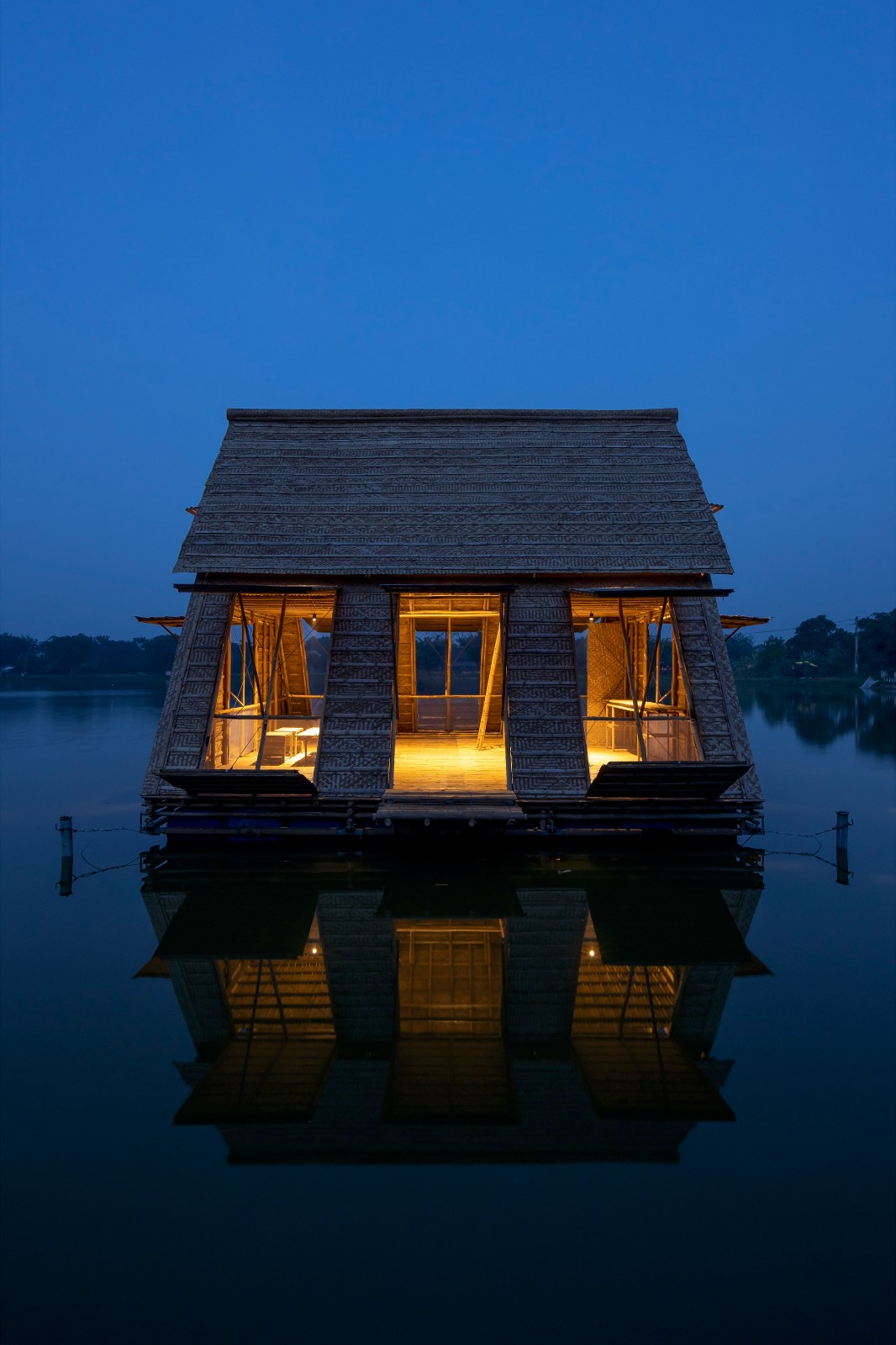 BIM建筑|适应气候变化，漂浮竹屋 / H&P Architects