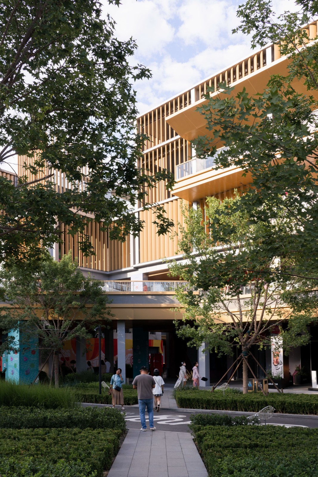 BIM建筑|“空中街巷”唤醒北京“睡城”，首开LONG街城市更新 / ZEN正象设计