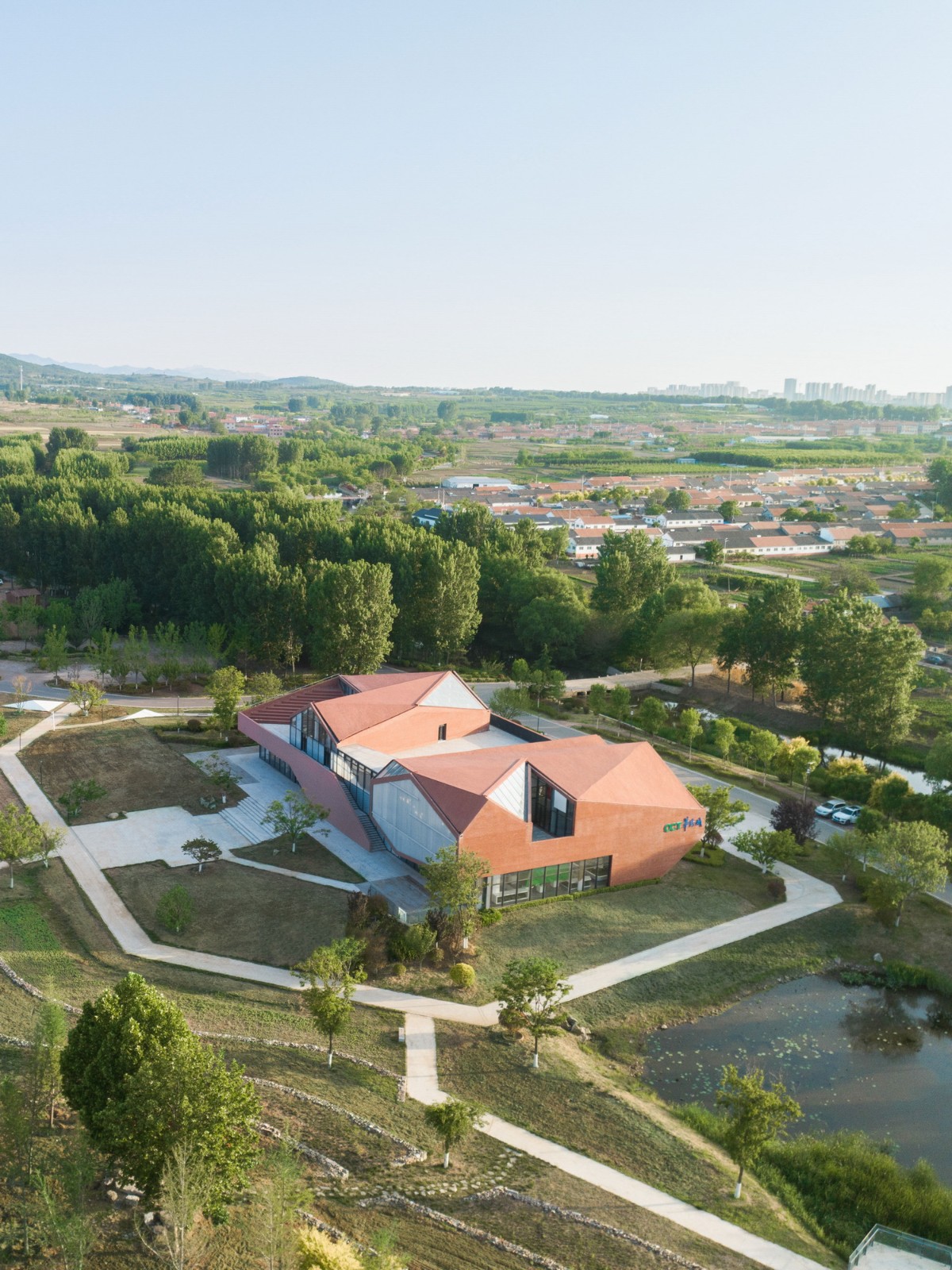 BIM建筑|雕琢乡村璞玉，静待尘尽光生：乡村振兴示范区项目展示中心 / 邹迎晞-袈蓝建筑