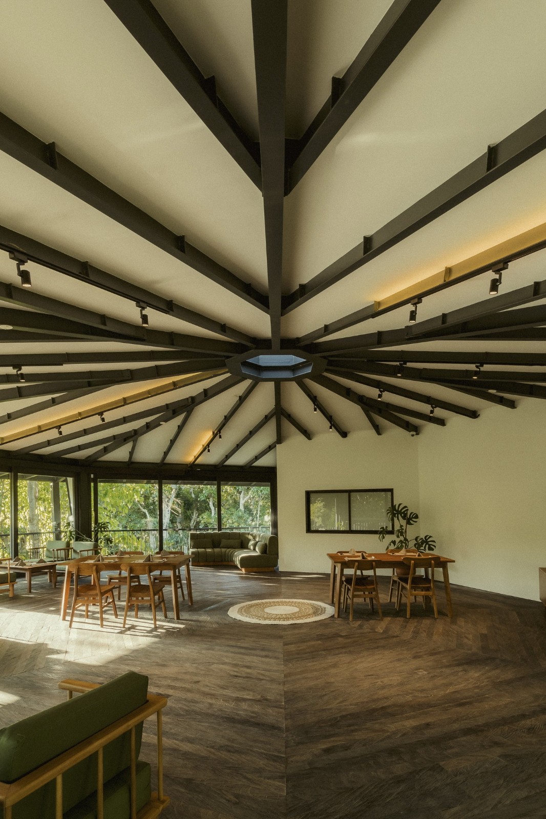 BIM建筑|八角餐厅和工作区 / Stilt Studios