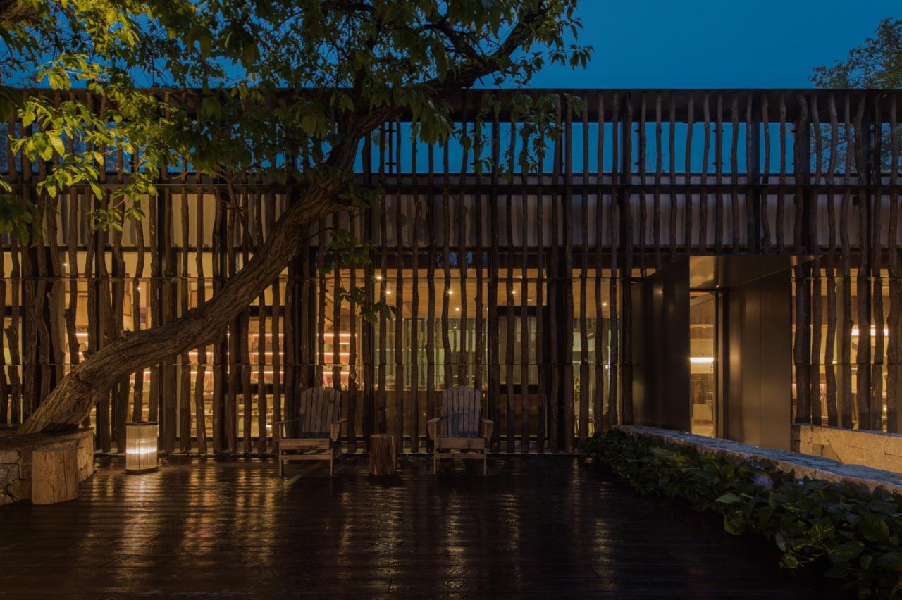 BIM建筑|沂蒙·书舍民宿：板栗树林下的自然再造与共生 / 灰空间建筑事务所