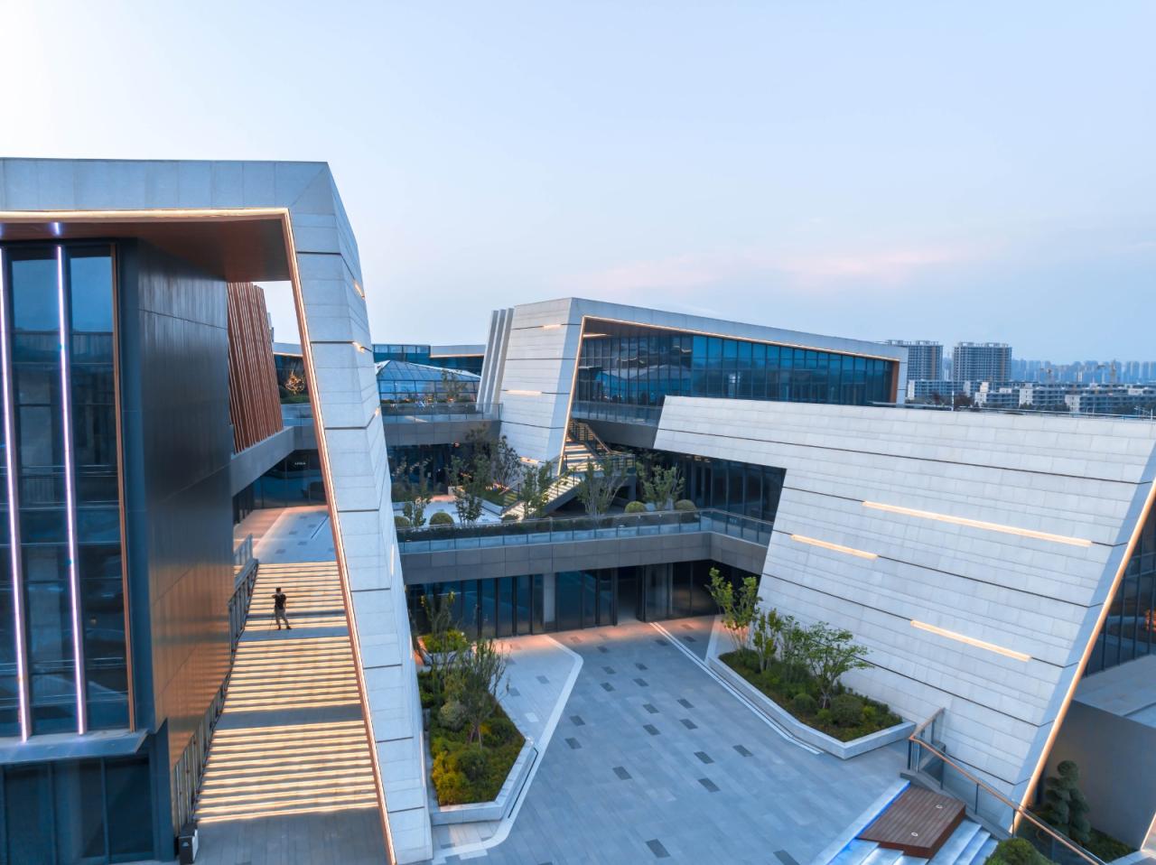 BIM建筑|山之谷：郑州·深业健康城 / 柏涛建筑