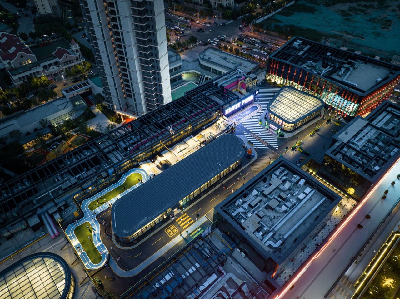 BIM建筑|天空过客——天津中海环宇城天台滑板公园 / DAGA大观建筑