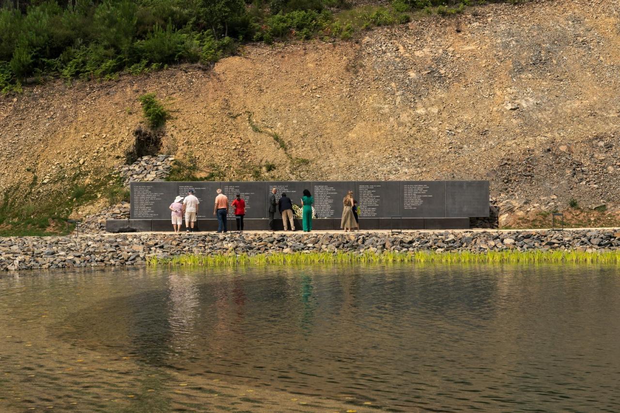 BIM建筑|葡萄牙火灾遇难者纪念馆 / 艾德瓦尔多·苏托·德·莫拉