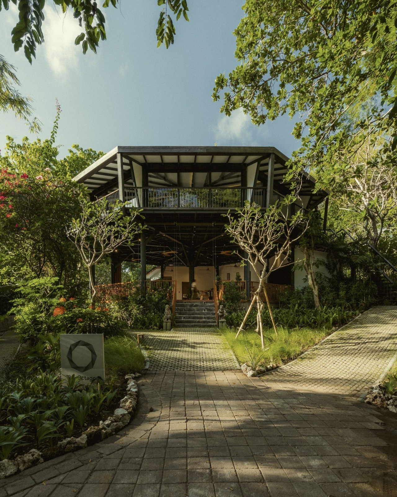 BIM建筑|八角餐厅和工作区 / Stilt Studios