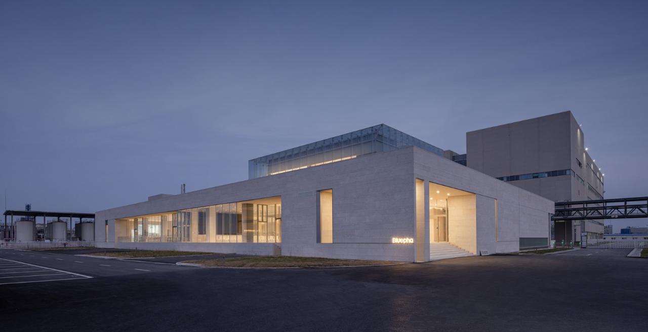 BIM建筑|蓝晶微生物 Bluepha BioFAB / 行之建筑