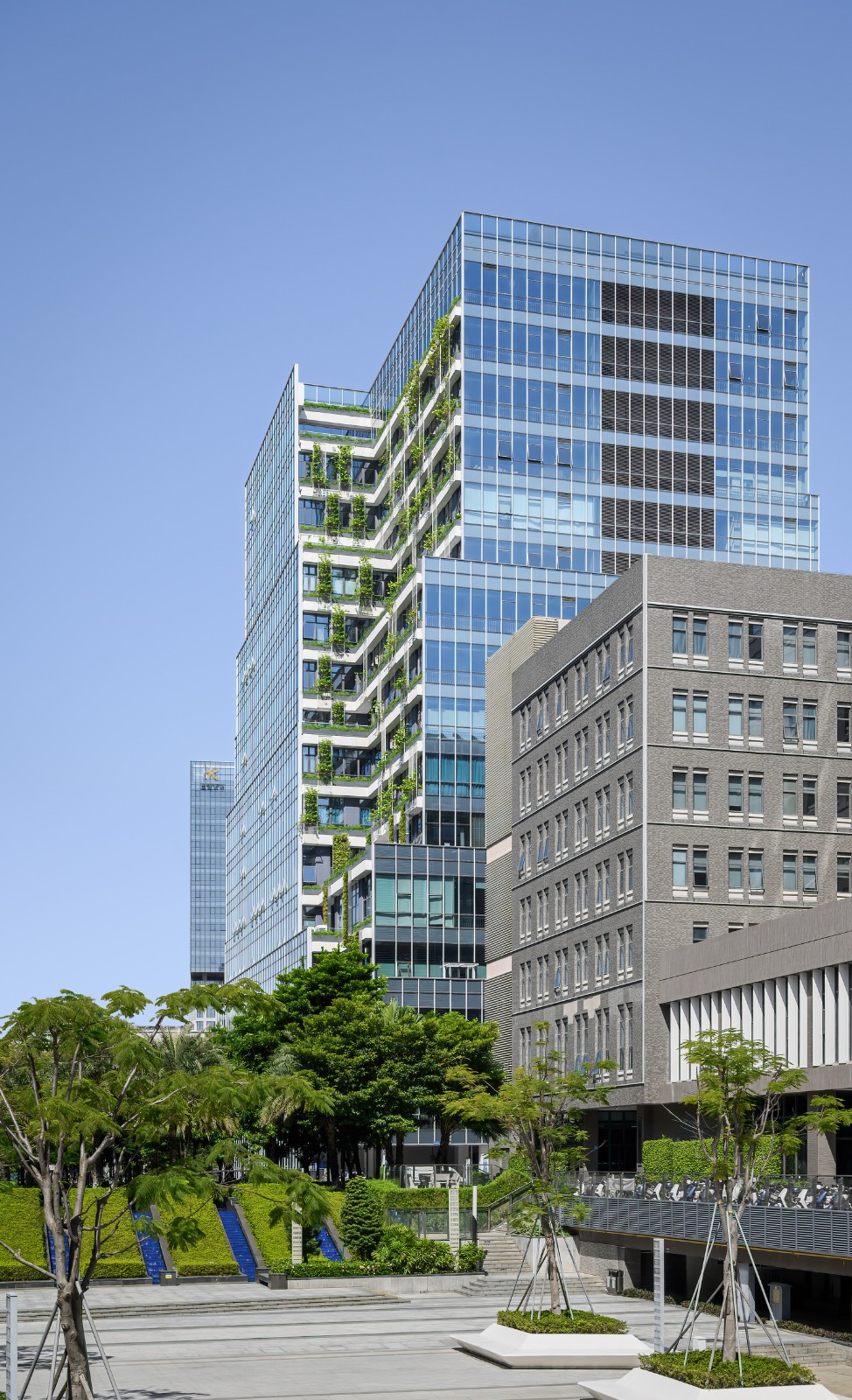 BIM建筑|深圳招商局光明科技园 / 梵朴设计