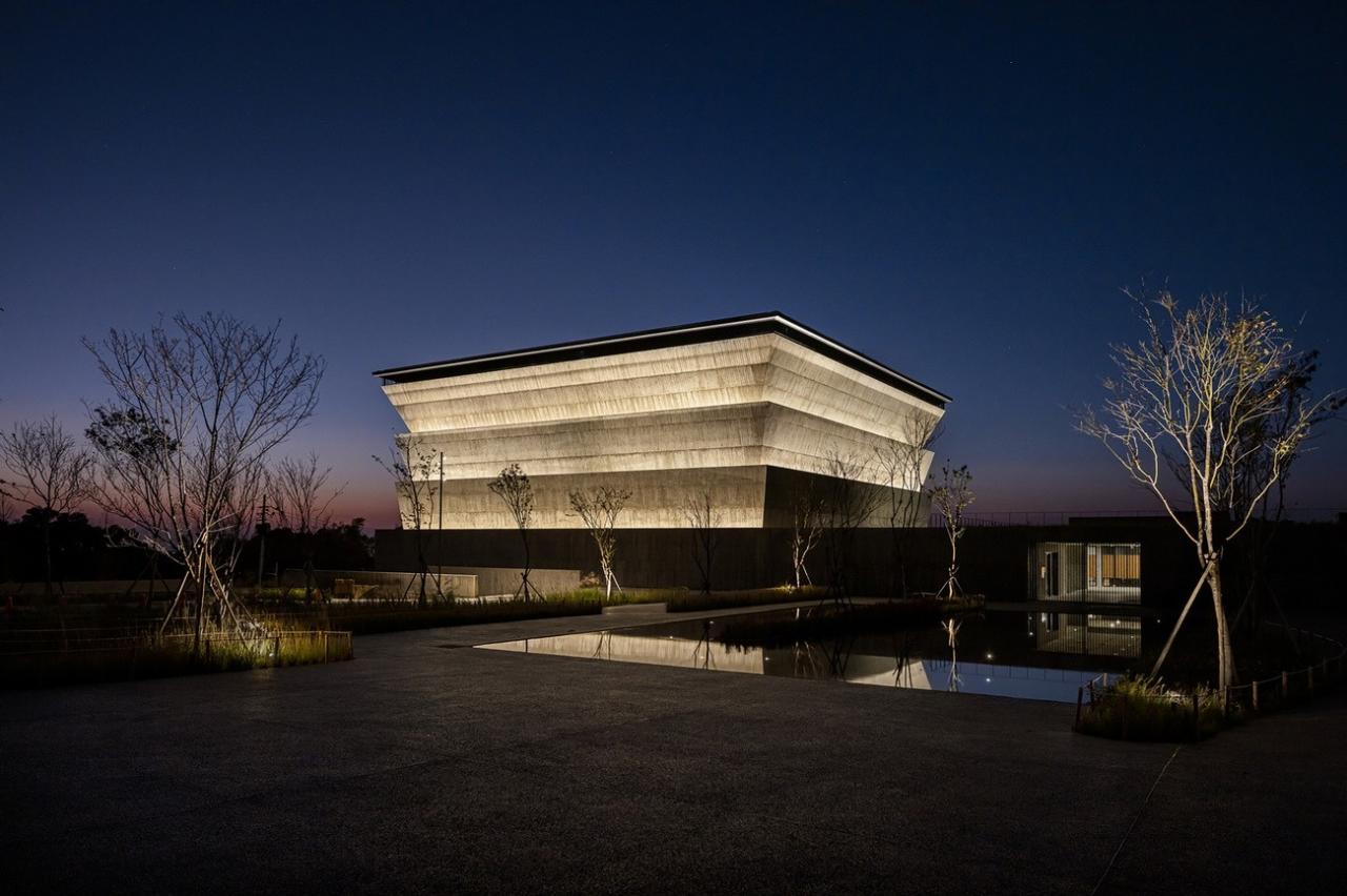 BIM建筑|山中骨灰安置所 / Behet Bondzio Lin Architekten