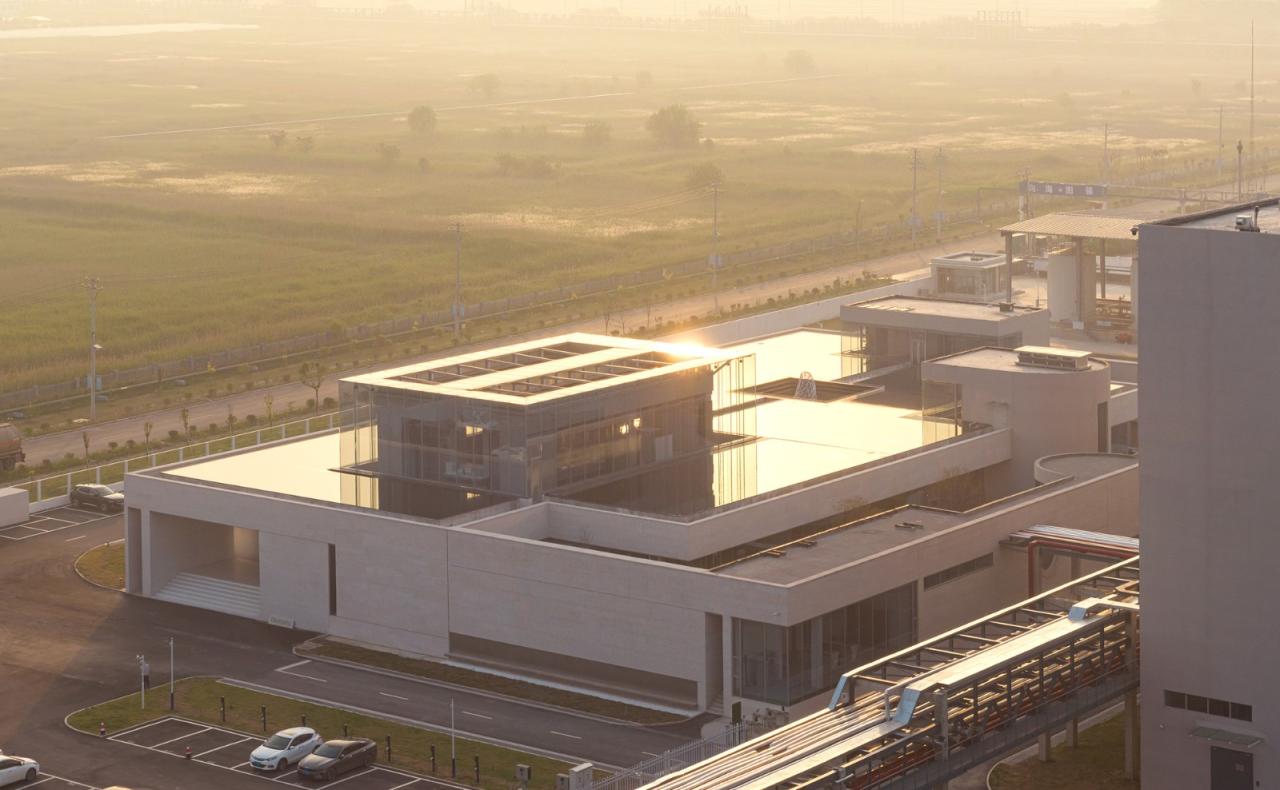 BIM建筑|蓝晶微生物 Bluepha BioFAB / 行之建筑