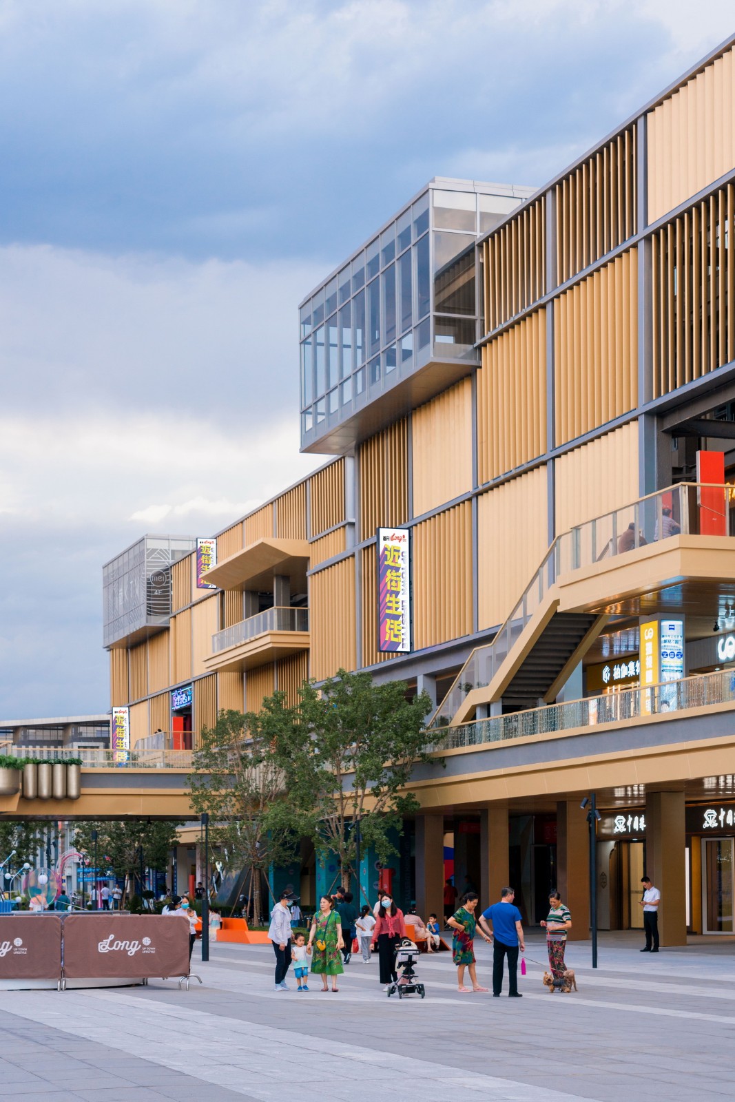 BIM建筑|“空中街巷”唤醒北京“睡城”，首开LONG街城市更新 / ZEN正象设计