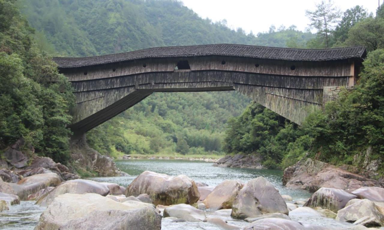 BIM建筑|编木拱凳 / 卜一工坊（杭州）文化创意有限公司