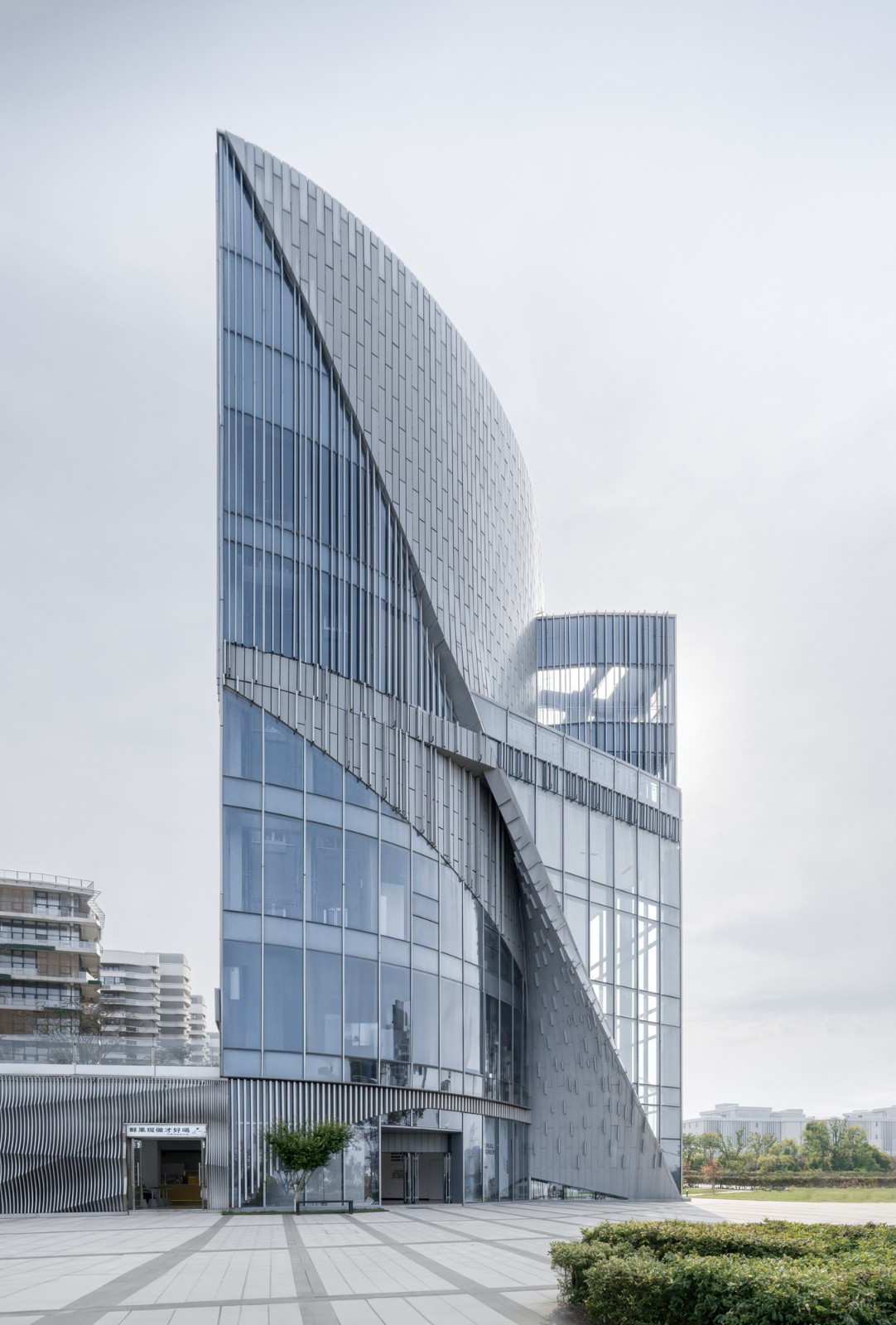 BIM建筑|OMC时尚发布中心 / 时境建筑