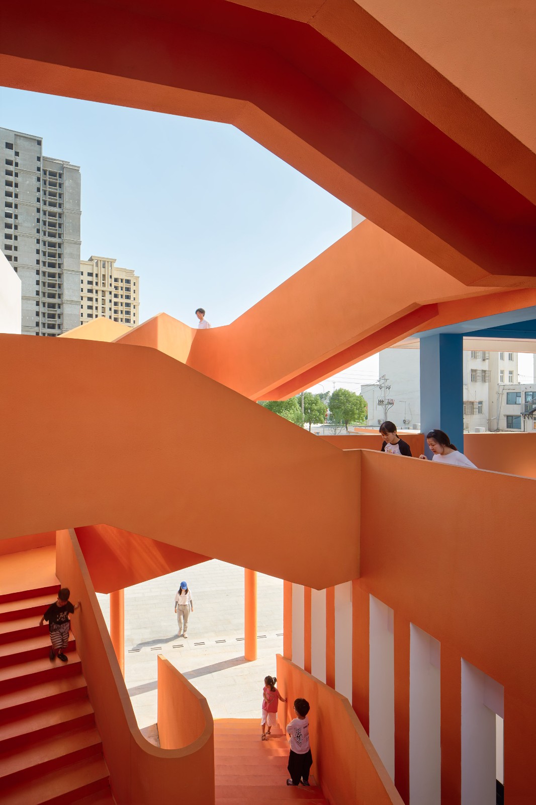 BIM建筑|县城里的新学校：送你一匹小马 / 上海立木建筑规划