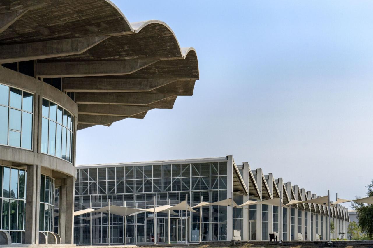 BIM建筑|秩序城堡，Sanand 工厂 / Studio Saar