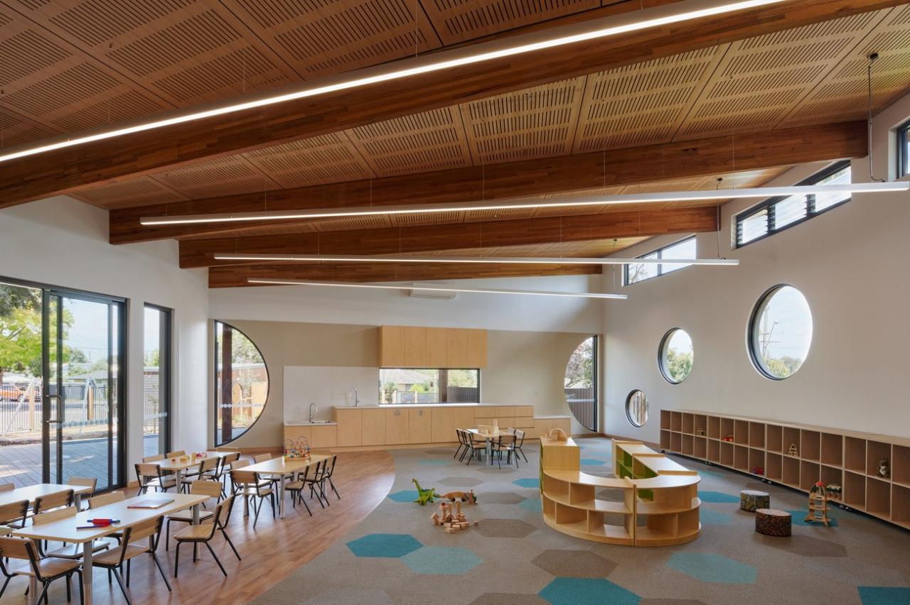 BIM建筑|抱树而建，Wellington 亲子中心 / AOA Christopher Peck