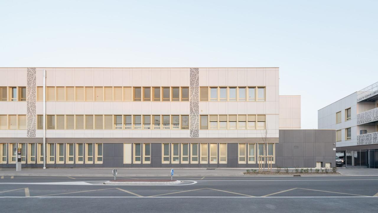 BIM建筑|瓦伦顿 Samuel-Paty 中学 / Archipente