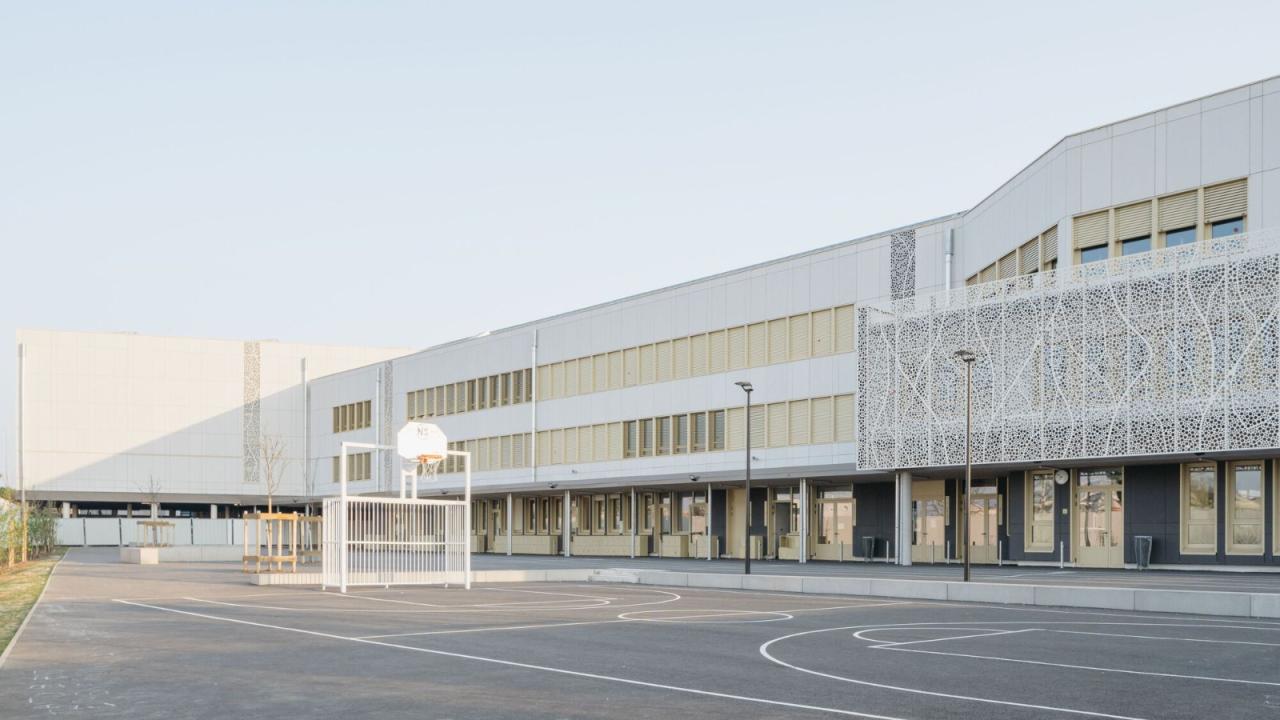 BIM建筑|瓦伦顿 Samuel-Paty 中学 / Archipente