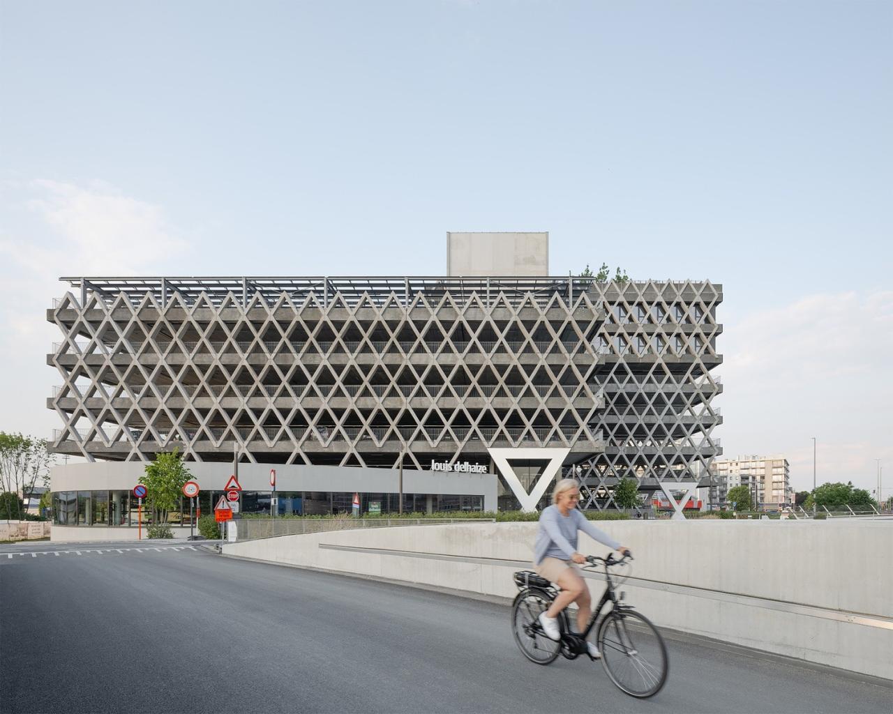 BIM建筑|Eandistip 交通中心 / archipelago + POLO