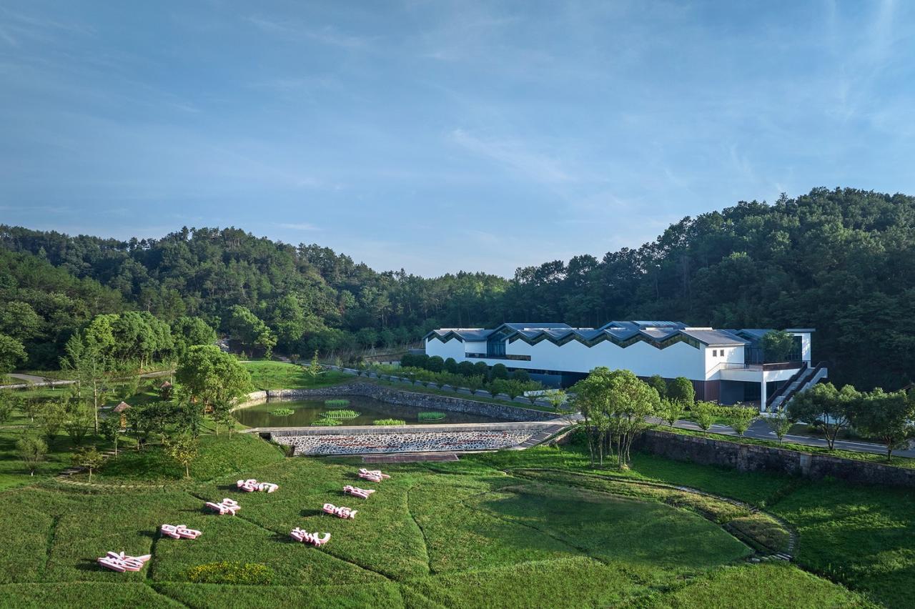 BIM建筑|雪峰文学馆 / 同济院 麟和建筑工作室