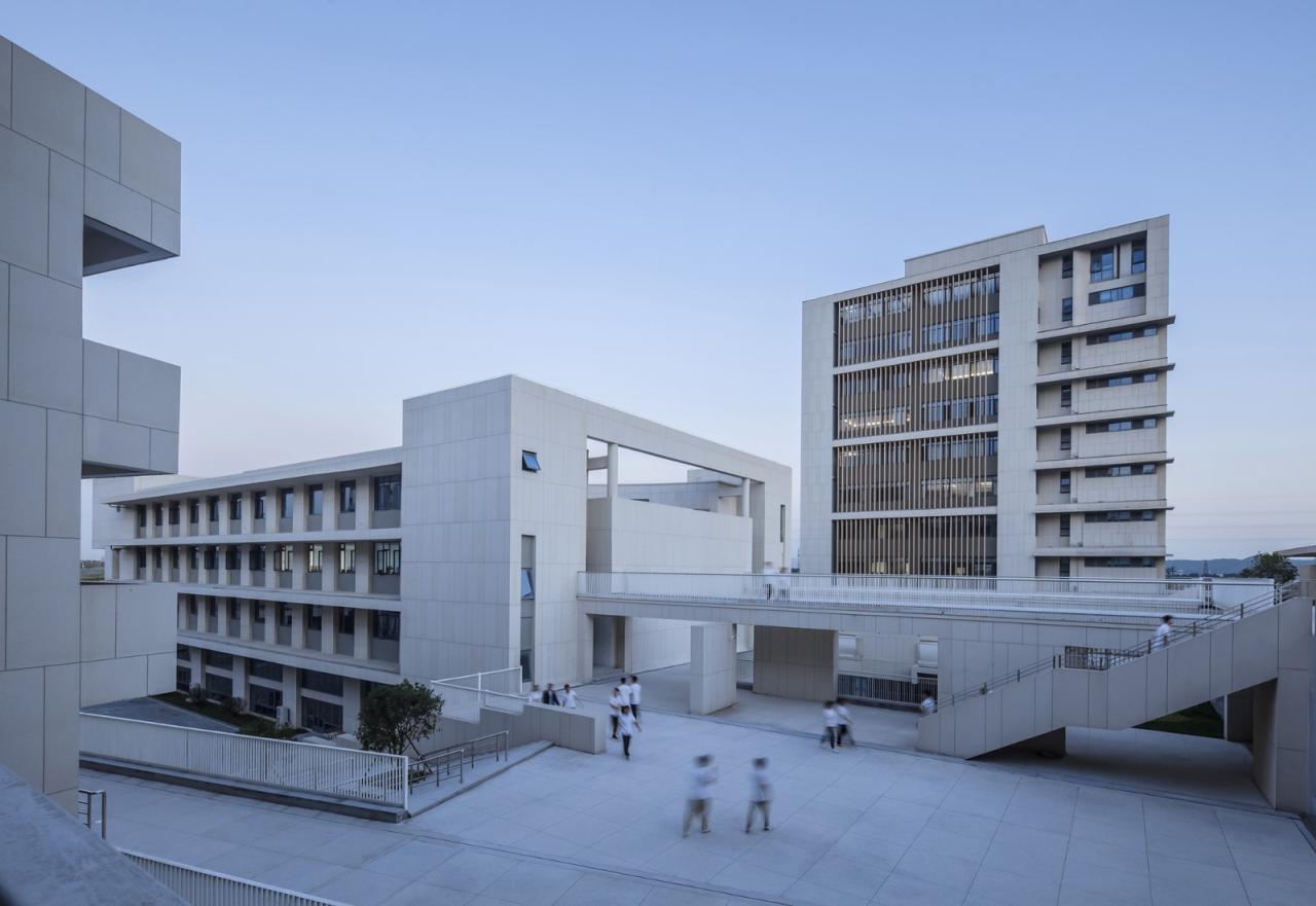 BIM建筑|江苏省靖江高级中学新校区 / 荣朝晖工作室